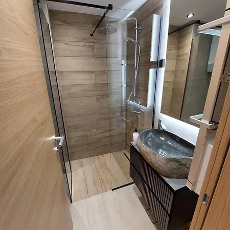 Luxury Residence, Near The Center Apartment *